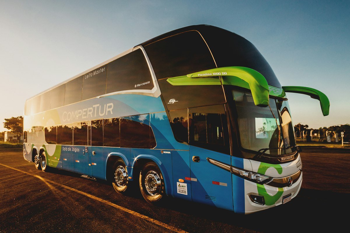 Yutong Master Luxury Coach (50-Seater Intercity)